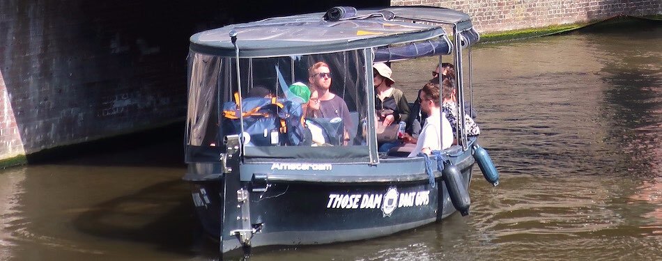Die Dam Boat Guys Amsterdam