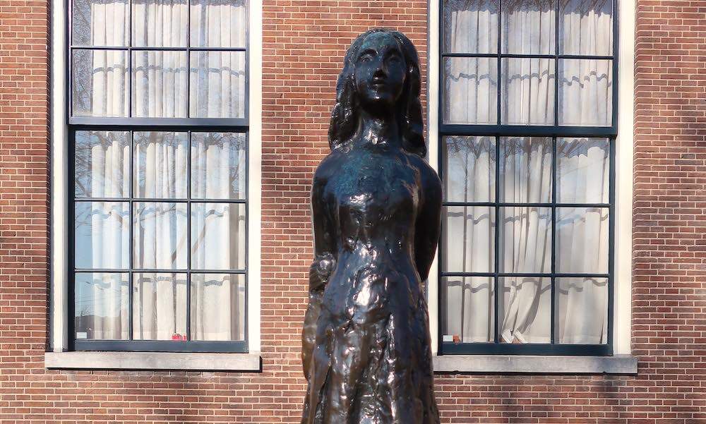 anne frank statue
