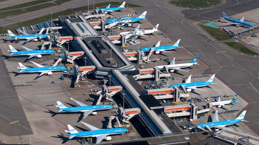 Tips for long flights at the airport before boarding