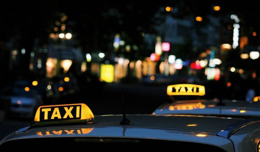 Taxi zum Hauptbahnhof Amsterdam